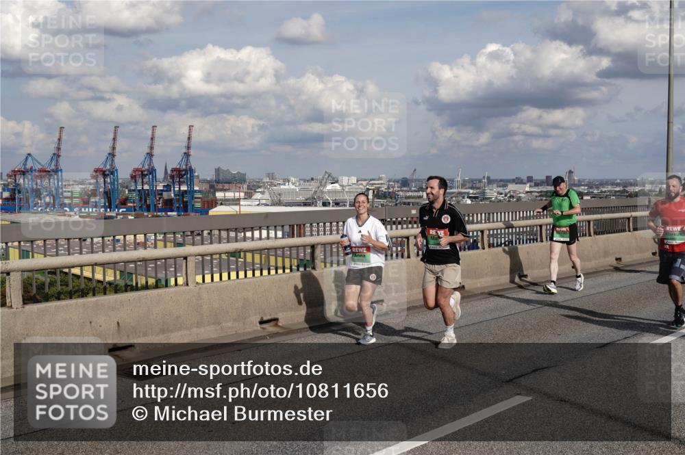 03.10.2026 - Köhlbrandbrückenlauf Michael Burmester http://msf.ph/oto/10811656 03.10.2026 15:26:49 Position 1  meine-sportfotos.de