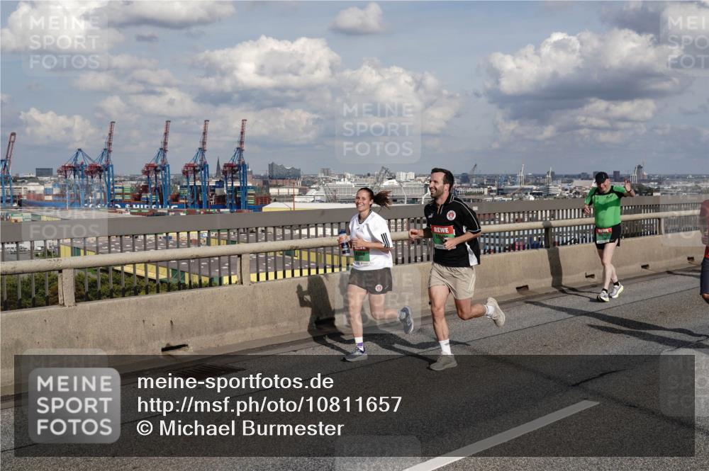 03.10.2026 - Köhlbrandbrückenlauf Michael Burmester http://msf.ph/oto/10811657 03.10.2026 15:26:50 Position 1  meine-sportfotos.de