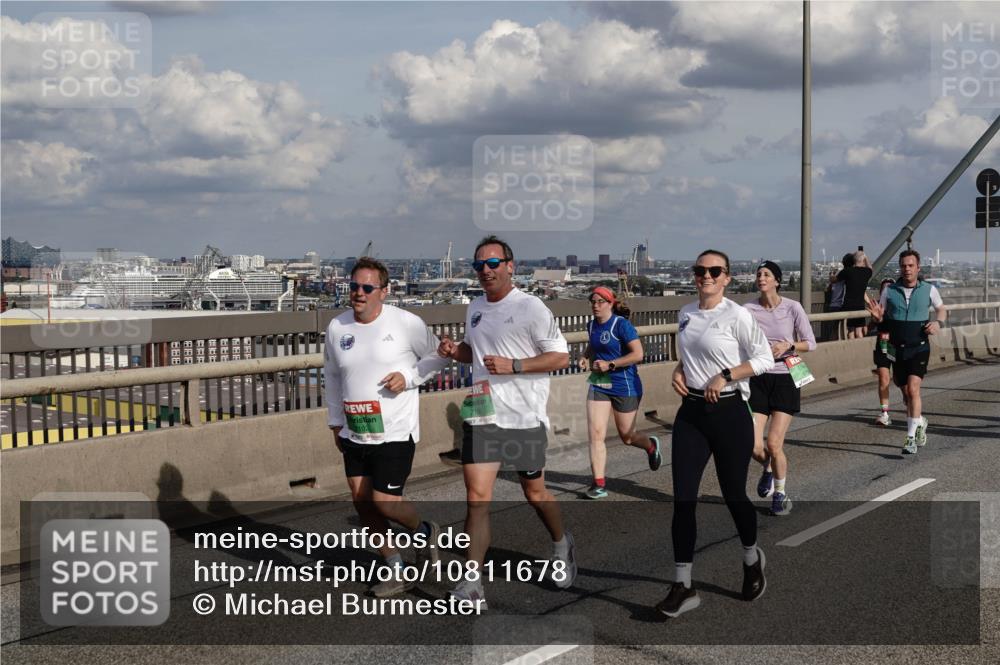 03.10.2026 - Köhlbrandbrückenlauf Michael Burmester http://msf.ph/oto/10811678 03.10.2026 15:26:56 Position 1 7100 meine-sportfotos.de