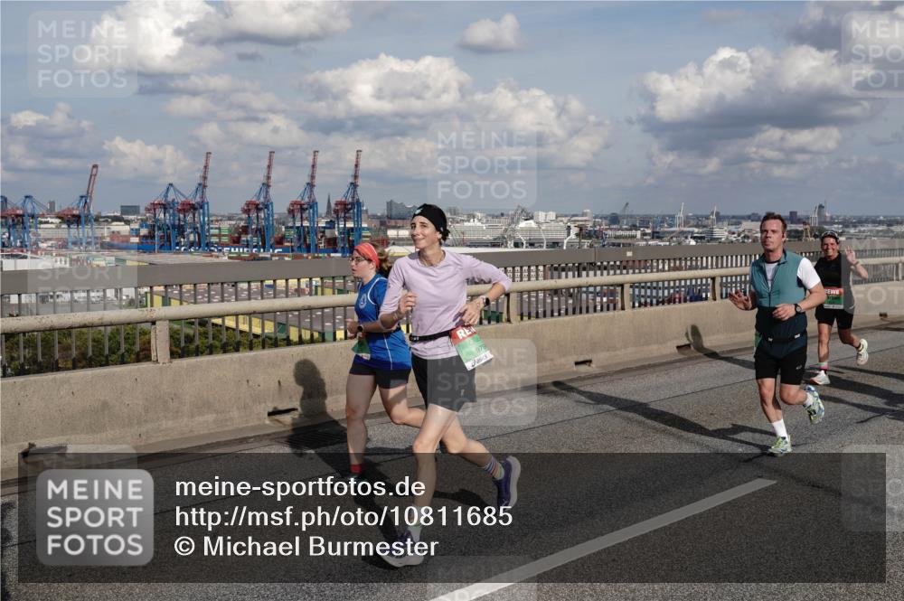 03.10.2026 - Köhlbrandbrückenlauf Michael Burmester http://msf.ph/oto/10811685 03.10.2026 15:26:58 Position 1 979 meine-sportfotos.de