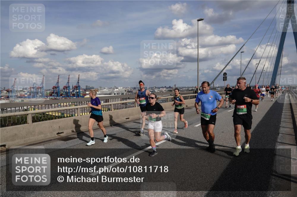 03.10.2026 - Köhlbrandbrückenlauf Michael Burmester http://msf.ph/oto/10811718 03.10.2026 15:27:07 Position 1  meine-sportfotos.de