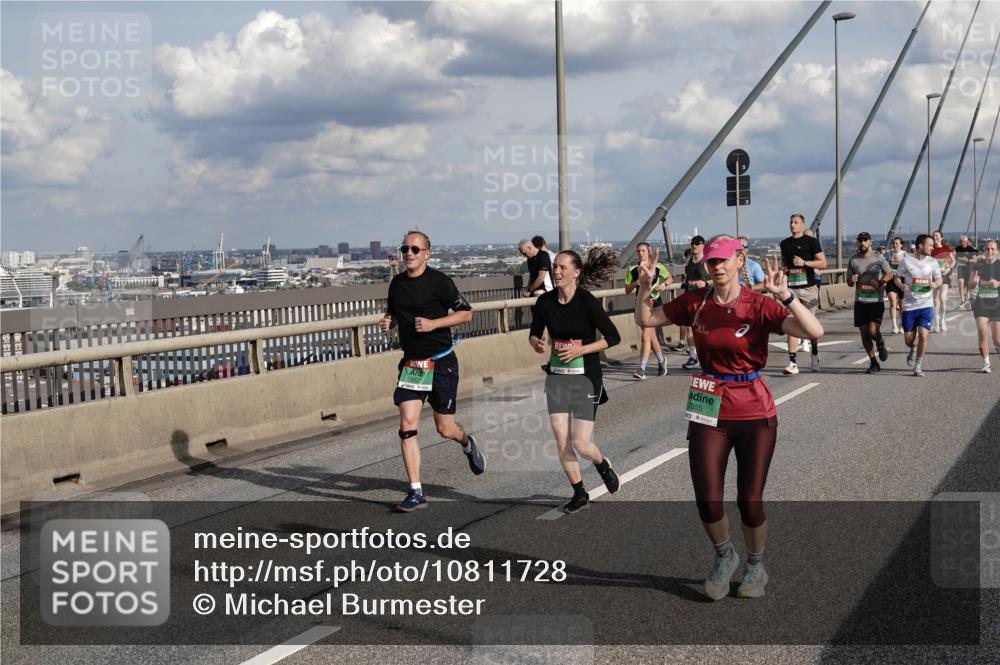 03.10.2026 - Köhlbrandbrückenlauf Michael Burmester http://msf.ph/oto/10811728 03.10.2026 15:27:10 Position 1  meine-sportfotos.de
