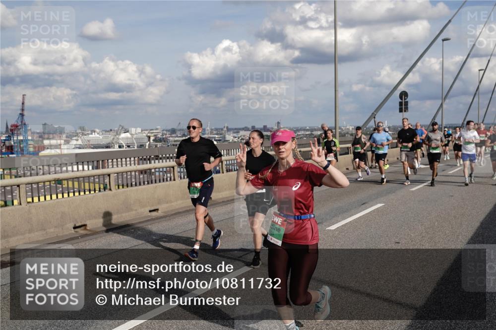 03.10.2026 - Köhlbrandbrückenlauf Michael Burmester http://msf.ph/oto/10811732 03.10.2026 15:27:11 Position 1  meine-sportfotos.de