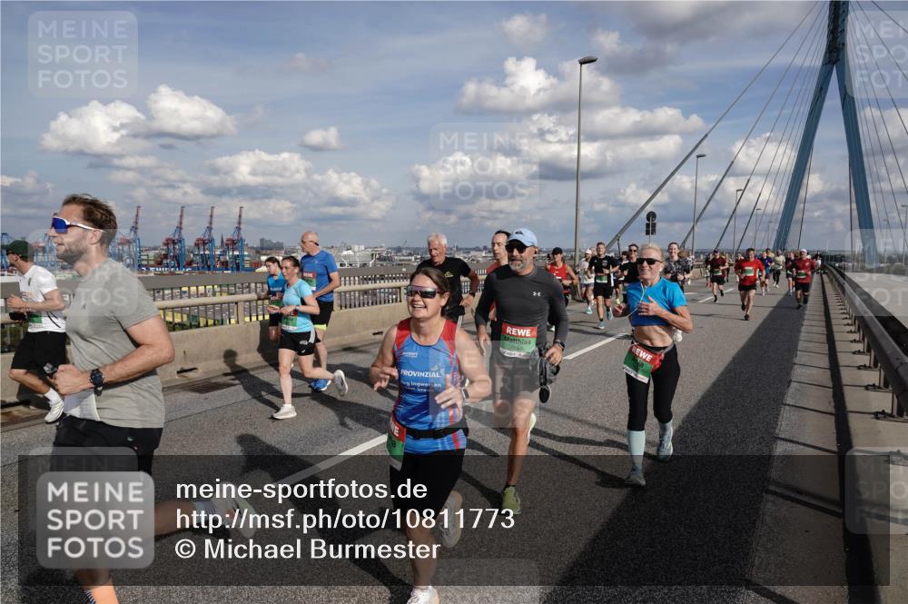 03.10.2026 - Köhlbrandbrückenlauf Michael Burmester http://msf.ph/oto/10811773 03.10.2026 15:27:22 Position 1 7855 meine-sportfotos.de