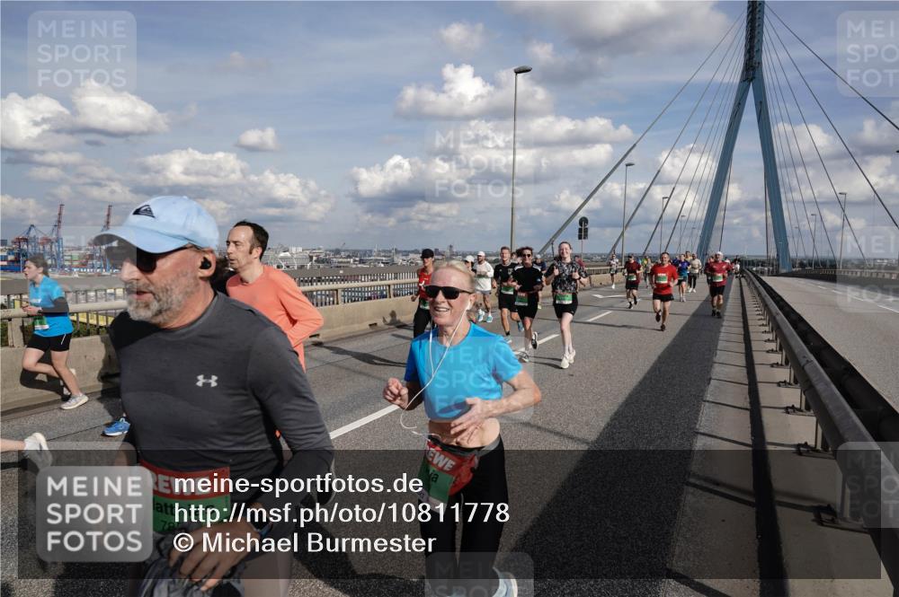 03.10.2026 - Köhlbrandbrückenlauf Michael Burmester http://msf.ph/oto/10811778 03.10.2026 15:27:23 Position 1 785 meine-sportfotos.de