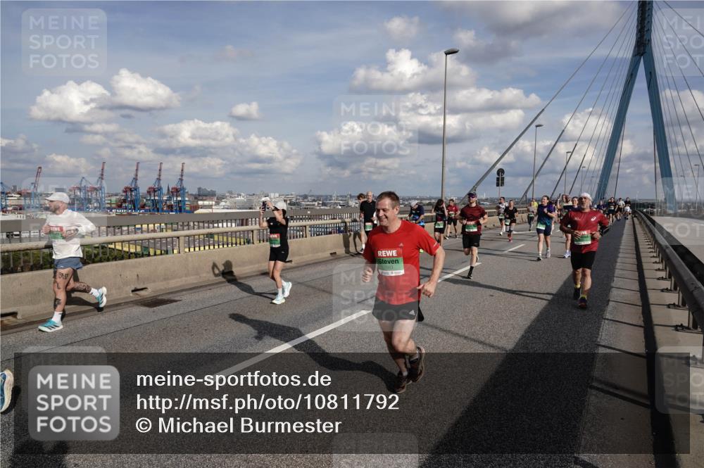 03.10.2026 - Köhlbrandbrückenlauf Michael Burmester http://msf.ph/oto/10811792 03.10.2026 15:27:26 Position 1 3, 7663 meine-sportfotos.de
