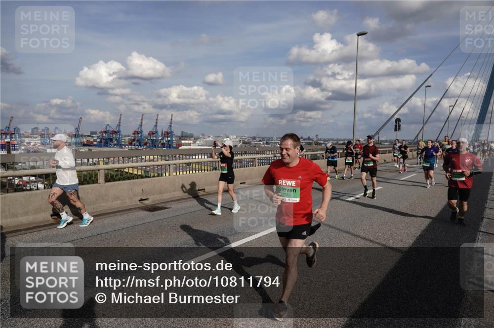 03.10.2026 - Köhlbrandbrückenlauf Michael Burmester http://msf.ph/oto/10811794 03.10.2026 15:27:27 Position 1 7663 meine-sportfotos.de