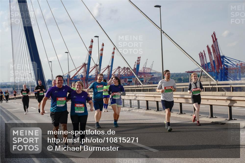 03.10.2026 - Köhlbrandbrückenlauf Michael Burmester http://msf.ph/oto/10815271 03.10.2026 16:07:24 Position 2  meine-sportfotos.de