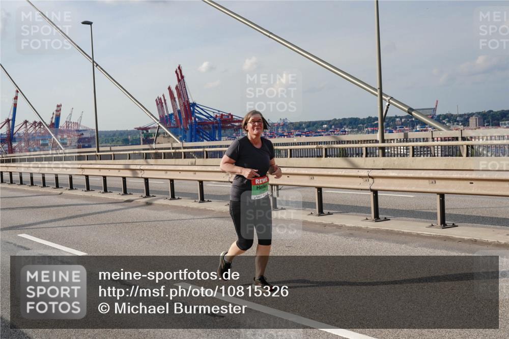 03.10.2026 - Köhlbrandbrückenlauf Michael Burmester http://msf.ph/oto/10815326 03.10.2026 16:07:59 Position 2  meine-sportfotos.de