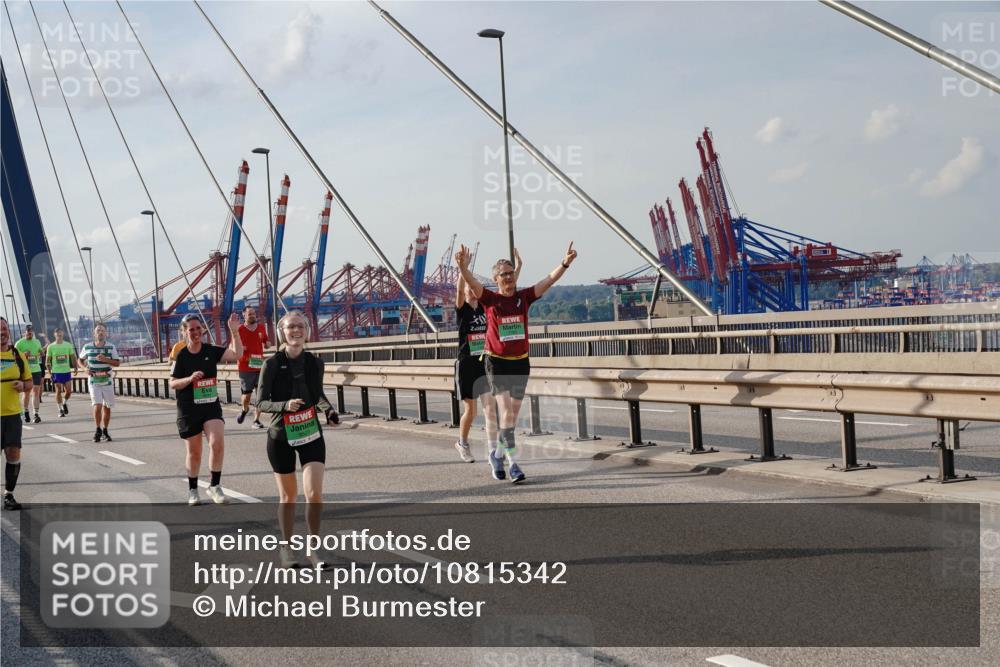 03.10.2026 - Köhlbrandbrückenlauf Michael Burmester http://msf.ph/oto/10815342 03.10.2026 16:08:07 Position 2  meine-sportfotos.de