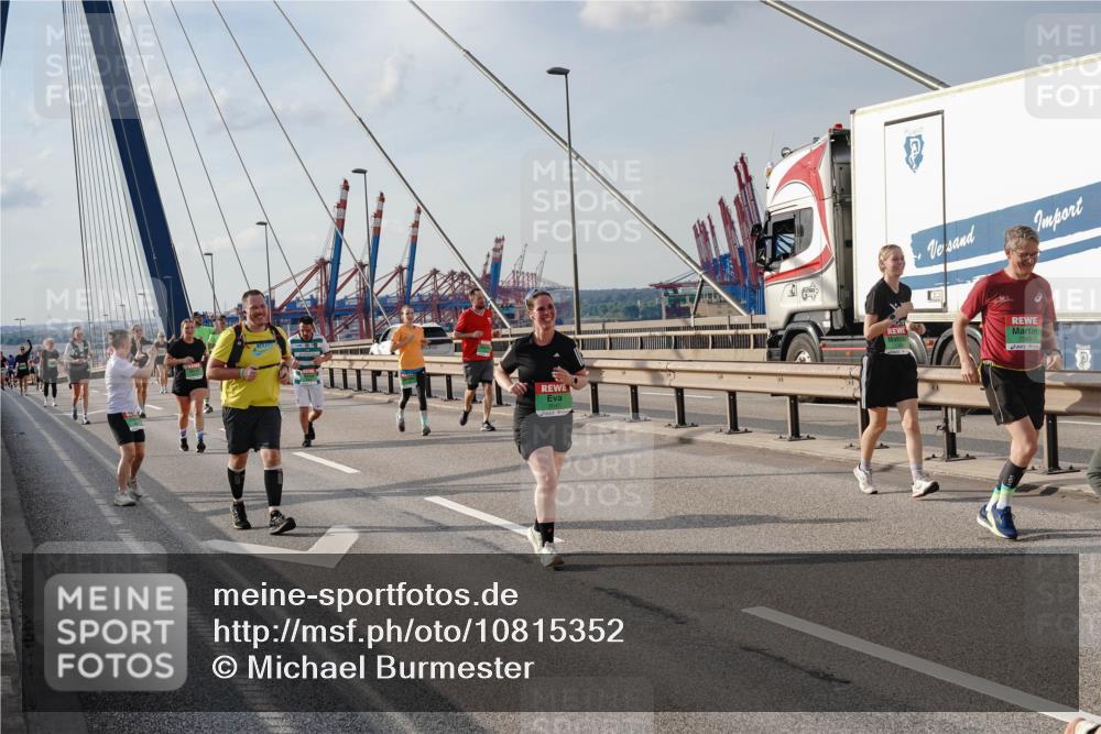 03.10.2026 - Köhlbrandbrückenlauf Michael Burmester http://msf.ph/oto/10815352 03.10.2026 16:08:10 Position 2  meine-sportfotos.de