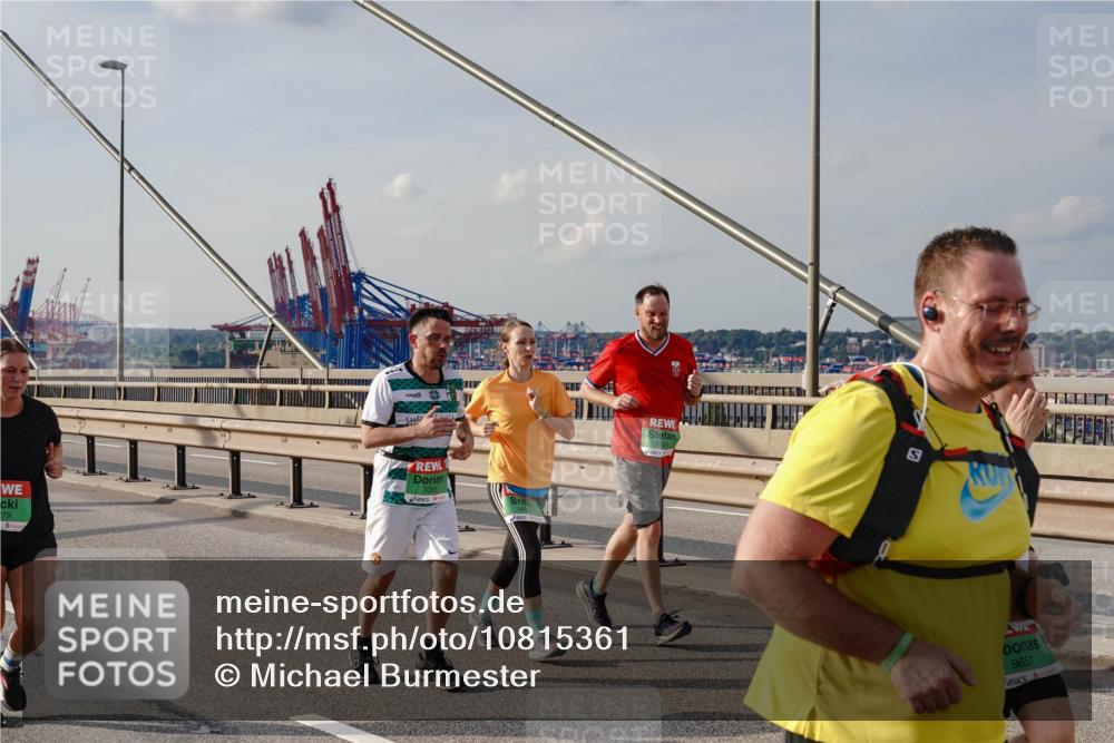 03.10.2026 - Köhlbrandbrückenlauf Michael Burmester http://msf.ph/oto/10815361 03.10.2026 16:08:15 Position 2 279, 9657 meine-sportfotos.de