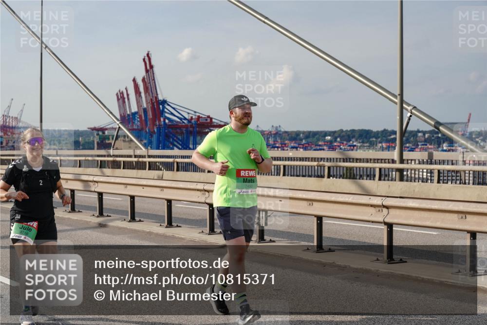 03.10.2026 - Köhlbrandbrückenlauf Michael Burmester http://msf.ph/oto/10815371 03.10.2026 16:08:20 Position 2 2, 7492, 9218 meine-sportfotos.de