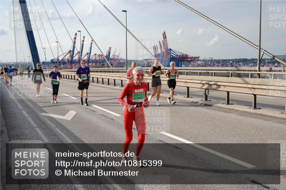 03.10.2026 - Köhlbrandbrückenlauf Michael Burmester http://msf.ph/oto/10815399 03.10.2026 16:08:34 Position 2 9443 meine-sportfotos.de