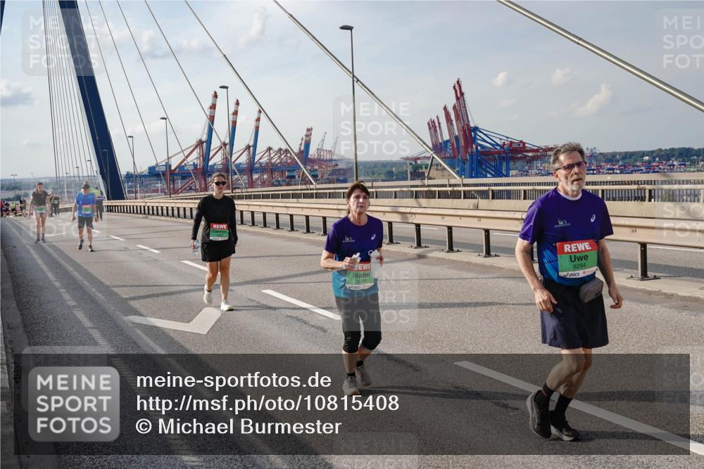 03.10.2026 - Köhlbrandbrückenlauf Michael Burmester http://msf.ph/oto/10815408 03.10.2026 16:08:37 Position 2 9365, 9294 meine-sportfotos.de