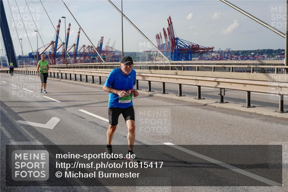 03.10.2026 - Köhlbrandbrückenlauf Michael Burmester http://msf.ph/oto/10815417 03.10.2026 16:08:46 Position 2 8807, 87911349301 meine-sportfotos.de