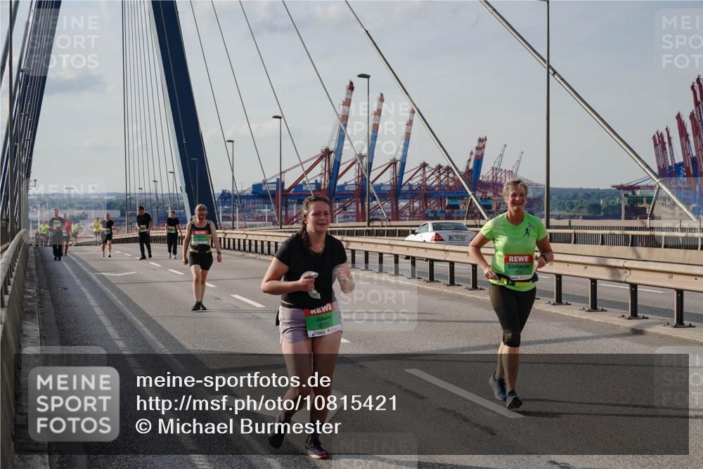03.10.2026 - Köhlbrandbrückenlauf Michael Burmester http://msf.ph/oto/10815421 03.10.2026 16:08:51 Position 2 9721, 6000, 7590 meine-sportfotos.de
