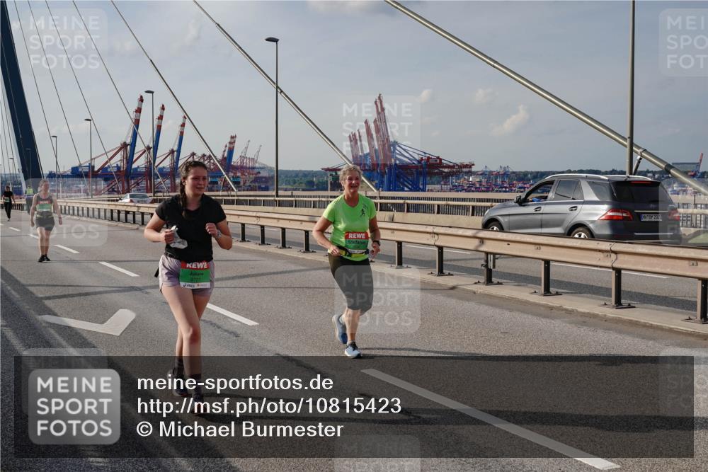 03.10.2026 - Köhlbrandbrückenlauf Michael Burmester http://msf.ph/oto/10815423 03.10.2026 16:08:52 Position 2 9721, 2005 meine-sportfotos.de