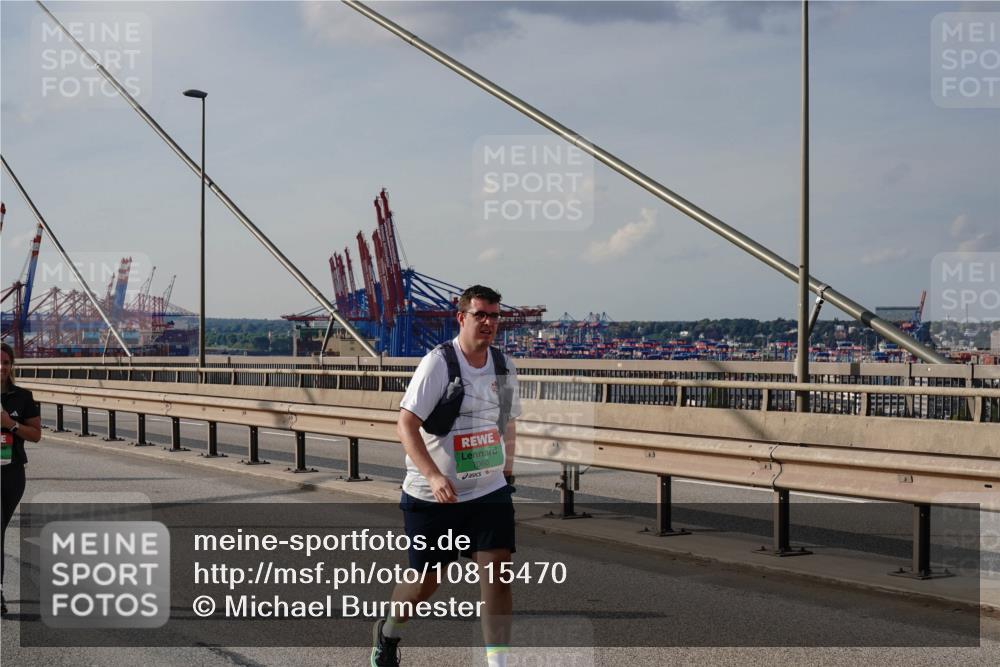 03.10.2026 - Köhlbrandbrückenlauf Michael Burmester http://msf.ph/oto/10815470 03.10.2026 16:09:46 Position 2 7060 meine-sportfotos.de