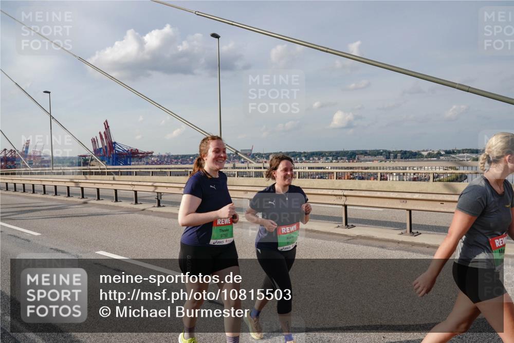 03.10.2026 - Köhlbrandbrückenlauf Michael Burmester http://msf.ph/oto/10815503 03.10.2026 16:10:12 Position 2 9750, 9749 meine-sportfotos.de