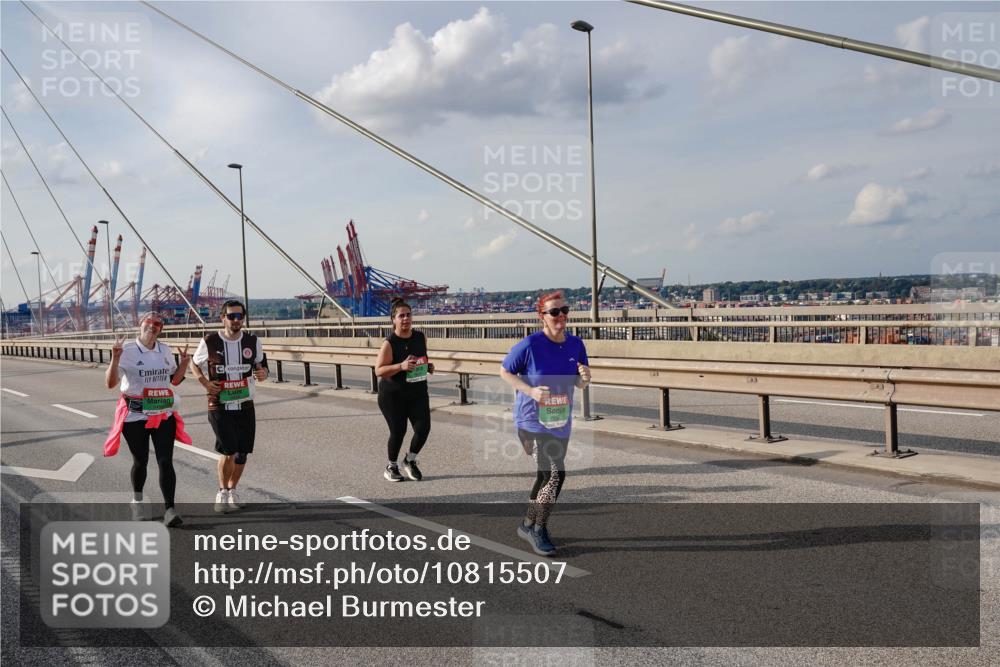 03.10.2026 - Köhlbrandbrückenlauf Michael Burmester http://msf.ph/oto/10815507 03.10.2026 16:10:17 Position 2  meine-sportfotos.de