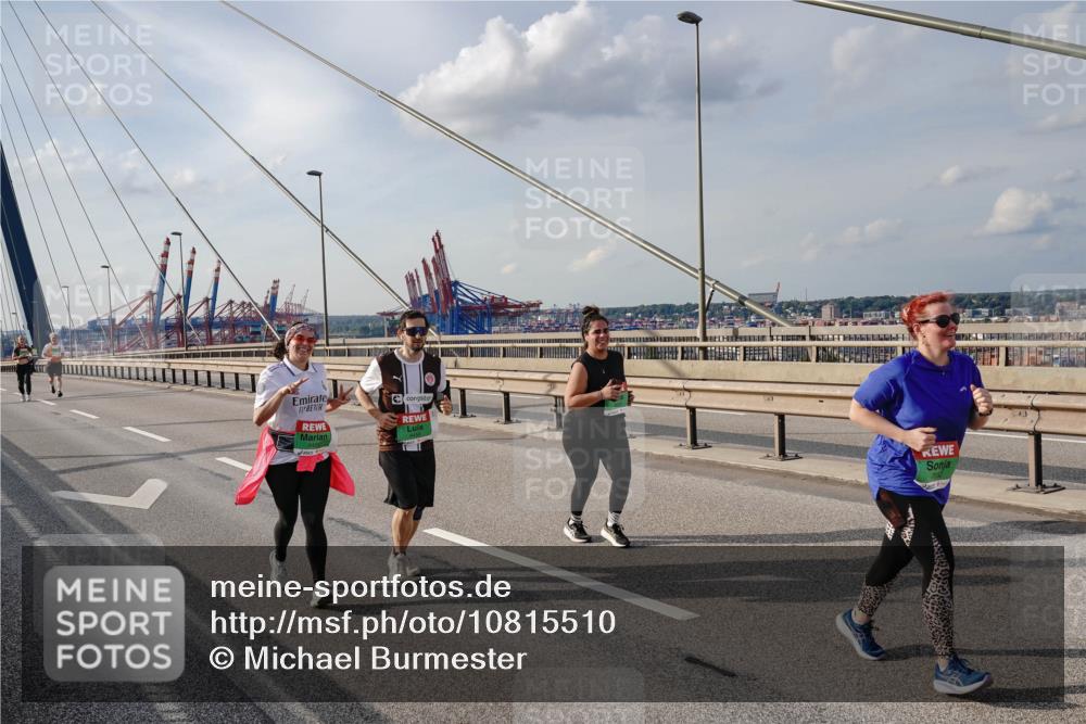 03.10.2026 - Köhlbrandbrückenlauf Michael Burmester http://msf.ph/oto/10815510 03.10.2026 16:10:18 Position 2  meine-sportfotos.de