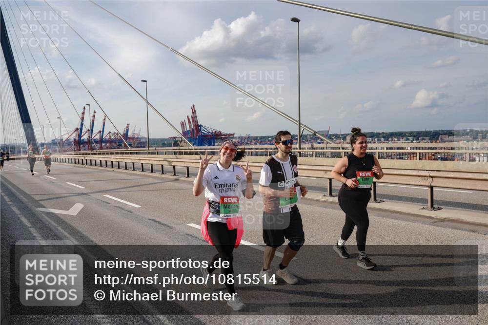 03.10.2026 - Köhlbrandbrückenlauf Michael Burmester http://msf.ph/oto/10815514 03.10.2026 16:10:19 Position 2 9455 meine-sportfotos.de