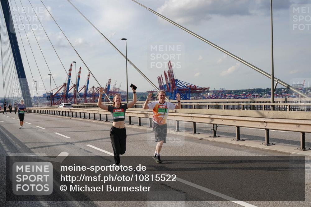 03.10.2026 - Köhlbrandbrückenlauf Michael Burmester http://msf.ph/oto/10815522 03.10.2026 16:10:24 Position 2  meine-sportfotos.de