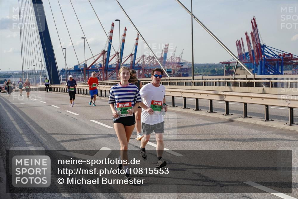 03.10.2026 - Köhlbrandbrückenlauf Michael Burmester http://msf.ph/oto/10815553 03.10.2026 16:10:55 Position 2 7463, 7460 meine-sportfotos.de