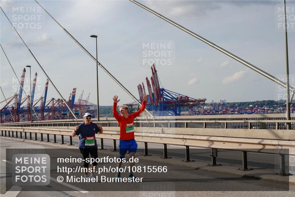 03.10.2026 - Köhlbrandbrückenlauf Michael Burmester http://msf.ph/oto/10815566 03.10.2026 16:11:02 Position 2  meine-sportfotos.de