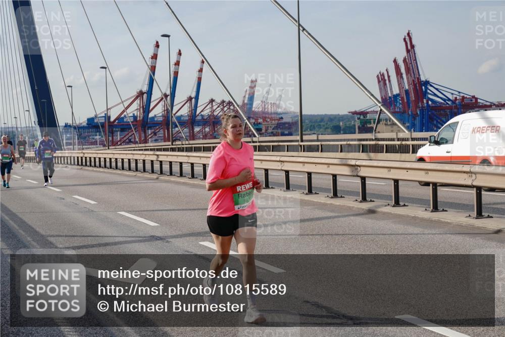 03.10.2026 - Köhlbrandbrückenlauf Michael Burmester http://msf.ph/oto/10815589 03.10.2026 16:11:23 Position 2 9274 meine-sportfotos.de