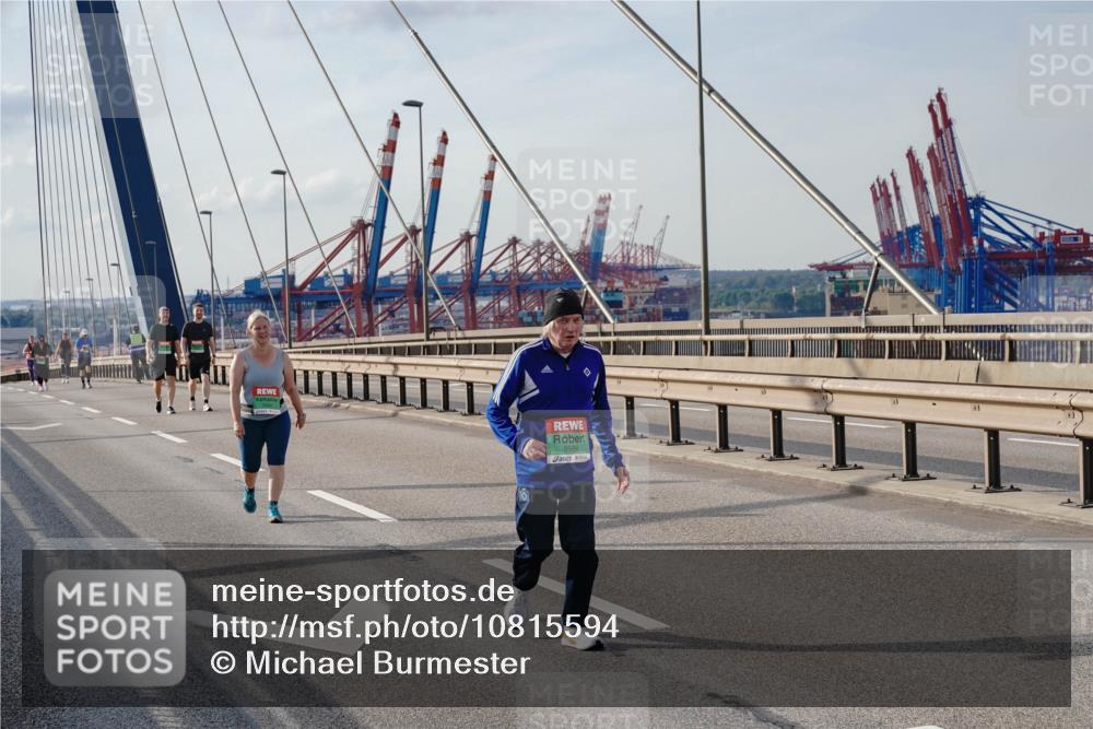 03.10.2026 - Köhlbrandbrückenlauf Michael Burmester http://msf.ph/oto/10815594 03.10.2026 16:11:34 Position 2 9589 meine-sportfotos.de