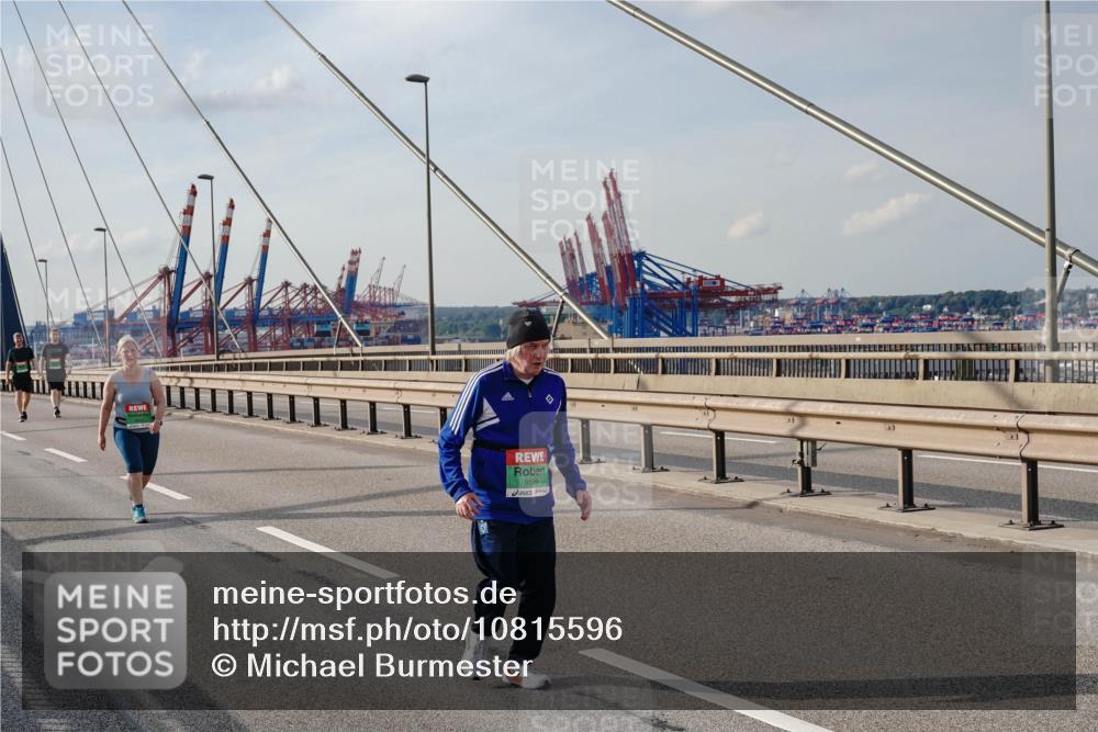 03.10.2026 - Köhlbrandbrückenlauf Michael Burmester http://msf.ph/oto/10815596 03.10.2026 16:11:35 Position 2 9589 meine-sportfotos.de
