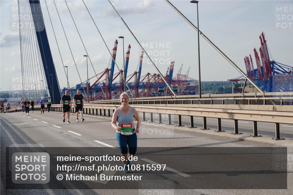 03.10.2026 - Köhlbrandbrückenlauf Michael Burmester http://msf.ph/oto/10815597 03.10.2026 16:11:37 Position 2 9664 meine-sportfotos.de