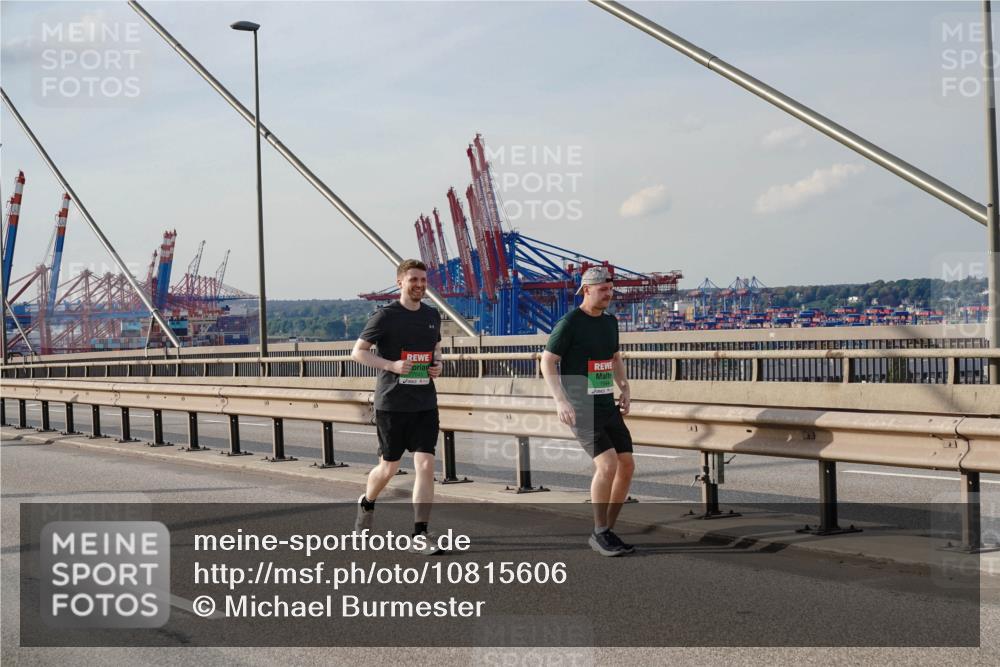 03.10.2026 - Köhlbrandbrückenlauf Michael Burmester http://msf.ph/oto/10815606 03.10.2026 16:11:49 Position 2  meine-sportfotos.de