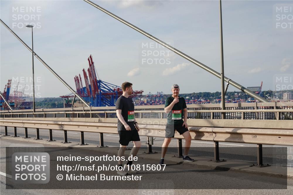 03.10.2026 - Köhlbrandbrückenlauf Michael Burmester http://msf.ph/oto/10815607 03.10.2026 16:11:51 Position 2  meine-sportfotos.de