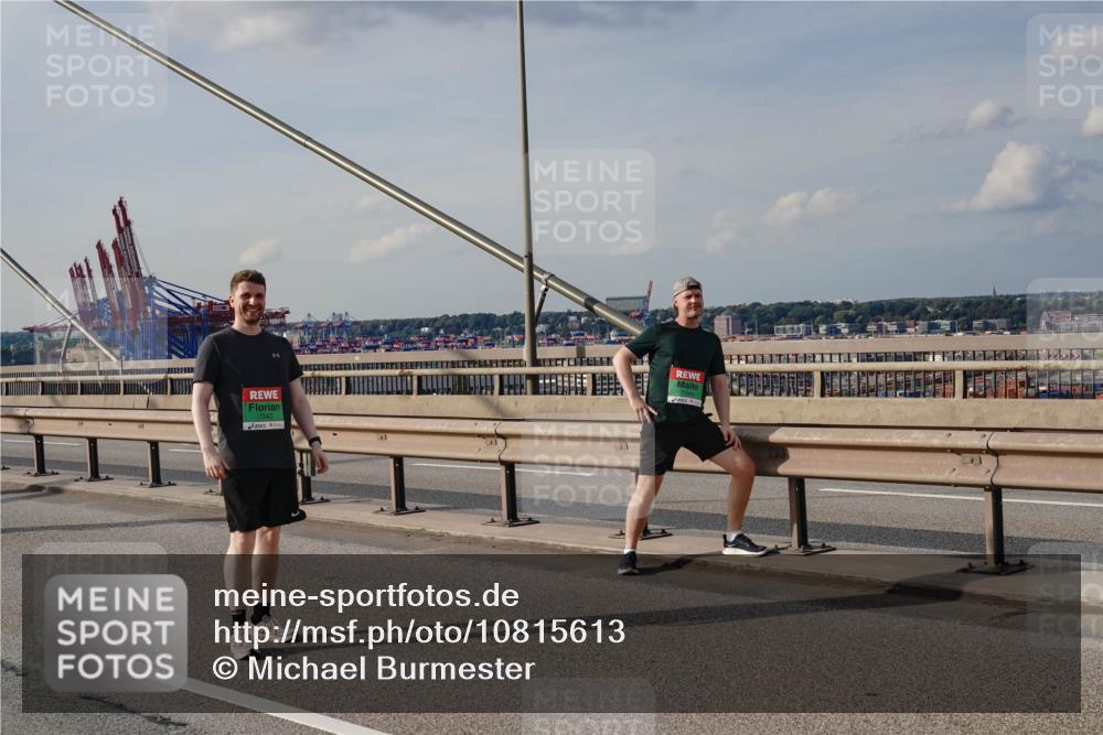 03.10.2026 - Köhlbrandbrückenlauf Michael Burmester http://msf.ph/oto/10815613 03.10.2026 16:11:56 Position 2  meine-sportfotos.de