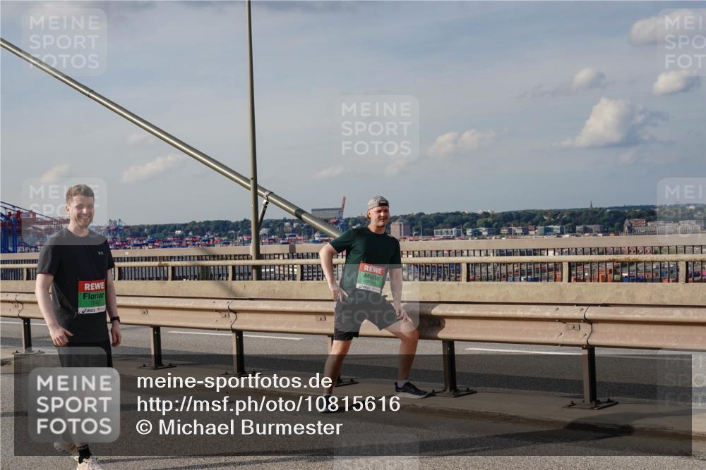 03.10.2026 - Köhlbrandbrückenlauf Michael Burmester http://msf.ph/oto/10815616 03.10.2026 16:11:57 Position 2 7043 meine-sportfotos.de