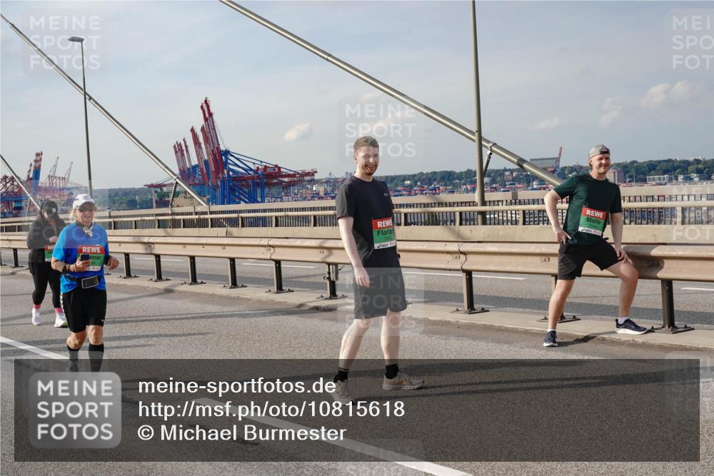 03.10.2026 - Köhlbrandbrückenlauf Michael Burmester http://msf.ph/oto/10815618 03.10.2026 16:11:58 Position 2  meine-sportfotos.de