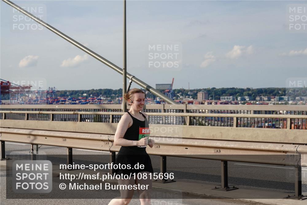 03.10.2026 - Köhlbrandbrückenlauf Michael Burmester http://msf.ph/oto/10815696 03.10.2026 16:13:03 Position 2  meine-sportfotos.de