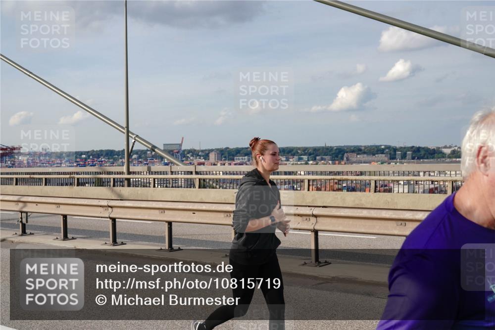 03.10.2026 - Köhlbrandbrückenlauf Michael Burmester http://msf.ph/oto/10815719 03.10.2026 16:13:30 Position 2 882330 meine-sportfotos.de