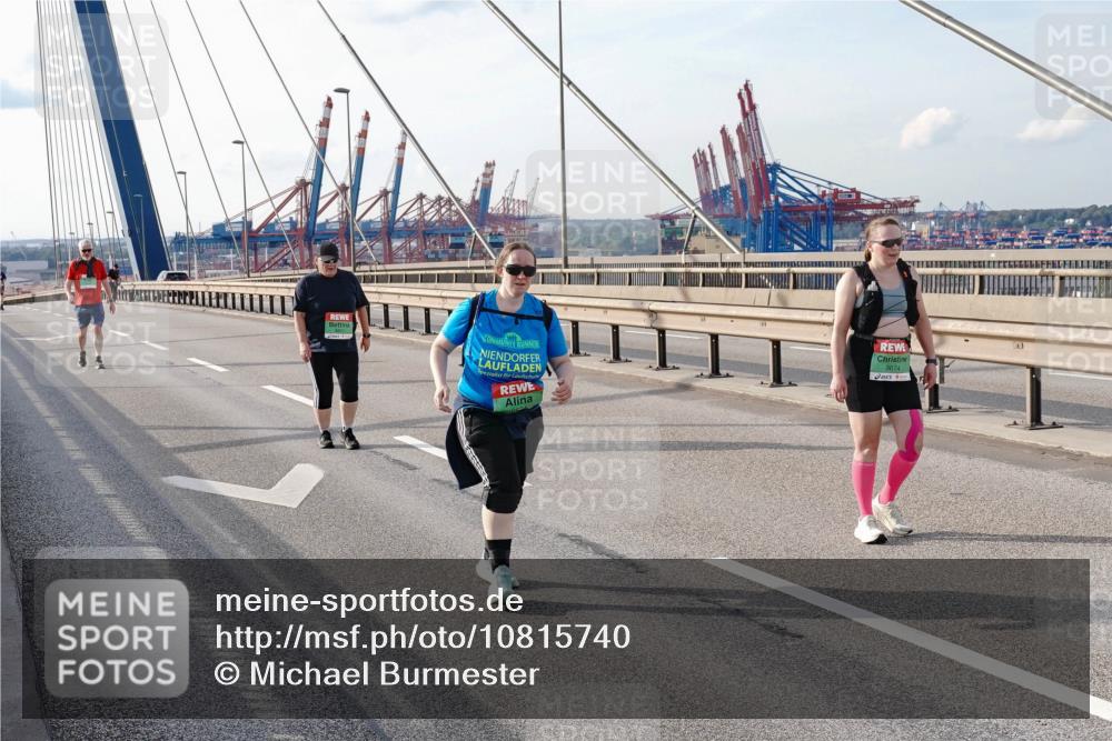 03.10.2026 - Köhlbrandbrückenlauf Michael Burmester http://msf.ph/oto/10815740 03.10.2026 16:14:24 Position 2 9300314133 meine-sportfotos.de