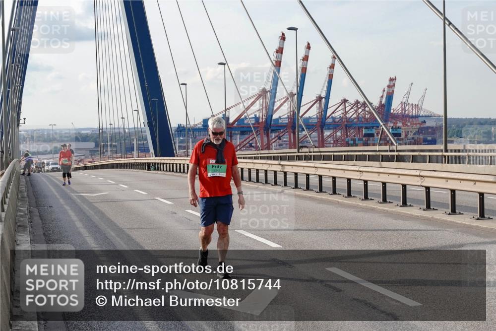 03.10.2026 - Köhlbrandbrückenlauf Michael Burmester http://msf.ph/oto/10815744 03.10.2026 16:14:31 Position 2 9543 meine-sportfotos.de