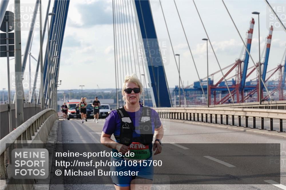 03.10.2026 - Köhlbrandbrückenlauf Michael Burmester http://msf.ph/oto/10815760 03.10.2026 16:15:31 Position 2 9531 meine-sportfotos.de