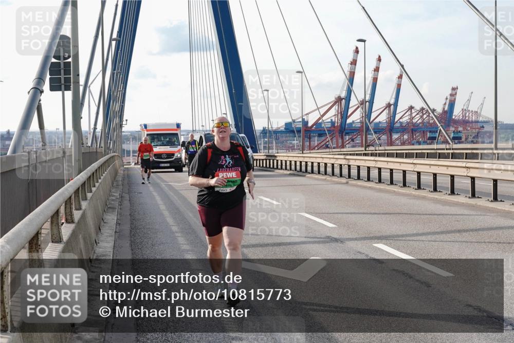 03.10.2026 - Köhlbrandbrückenlauf Michael Burmester http://msf.ph/oto/10815773 03.10.2026 16:16:08 Position 2  meine-sportfotos.de