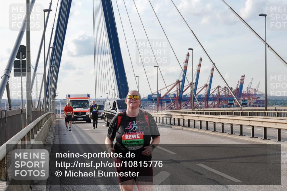 03.10.2026 - Köhlbrandbrückenlauf Michael Burmester http://msf.ph/oto/10815776 03.10.2026 16:16:10 Position 2 9478 meine-sportfotos.de