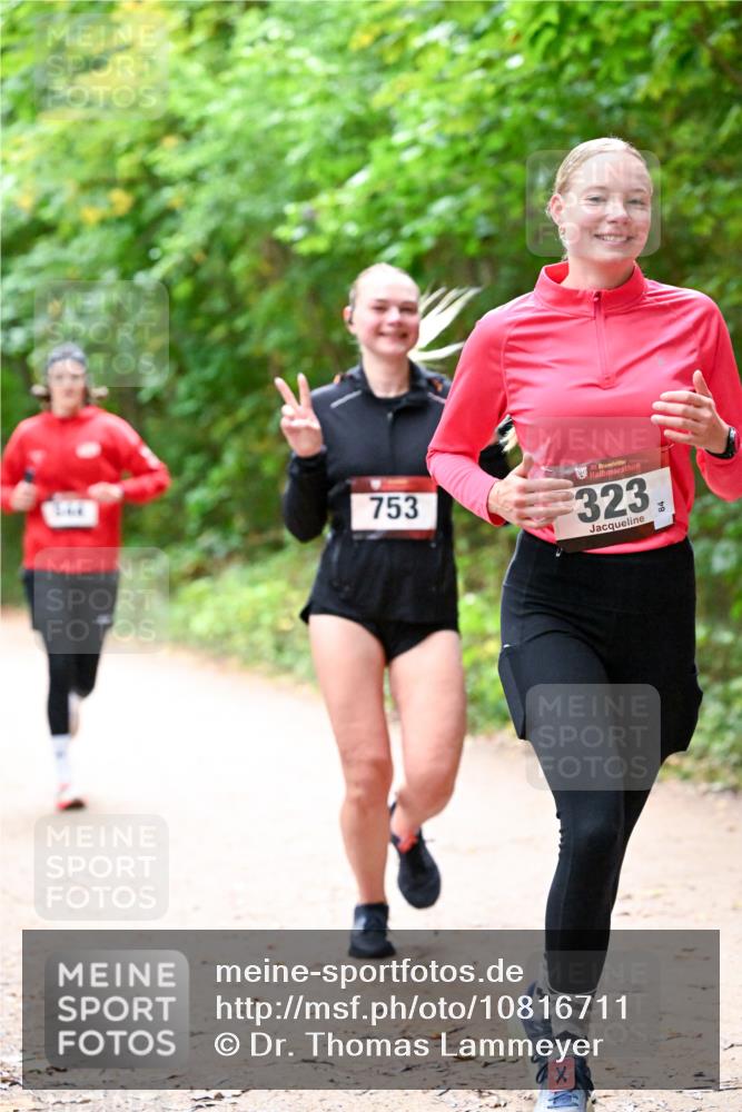 11.10.2026 - Bramfelder Halbmarathon 2026 Dr. Thomas Lammeyer http://msf.ph/oto/10816711 11.10.2026 09:54:13 Laufen 753, 35, 323 meine-sportfotos.de