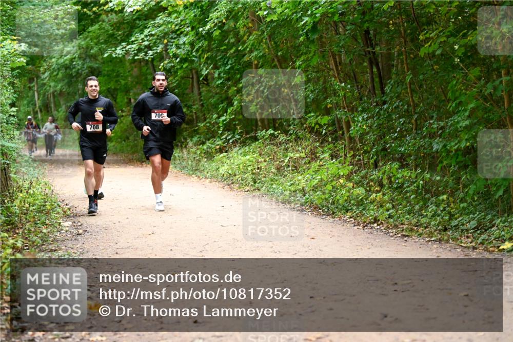 11.10.2026 - Bramfelder Halbmarathon 2026 Dr. Thomas Lammeyer http://msf.ph/oto/10817352 11.10.2026 09:57:11 Laufen 709, 708 meine-sportfotos.de