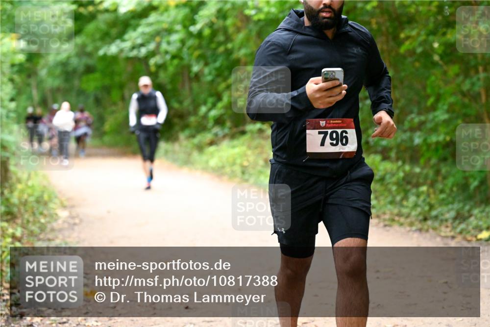 11.10.2026 - Bramfelder Halbmarathon 2026 Dr. Thomas Lammeyer http://msf.ph/oto/10817388 11.10.2026 09:57:16 Laufen 35, 796 meine-sportfotos.de