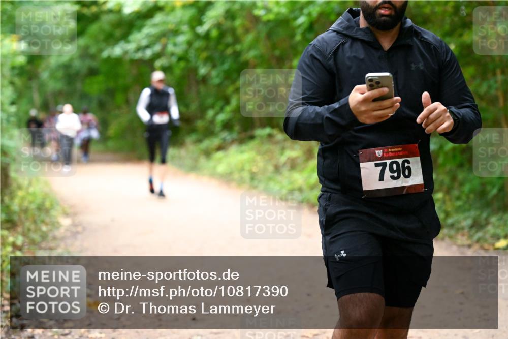 11.10.2026 - Bramfelder Halbmarathon 2026 Dr. Thomas Lammeyer http://msf.ph/oto/10817390 11.10.2026 09:57:17 Laufen 35, 796 meine-sportfotos.de